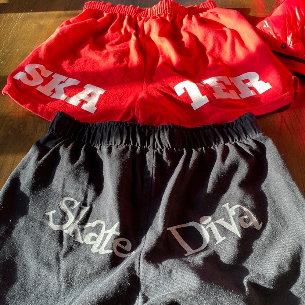 Bundle two skating shorts
